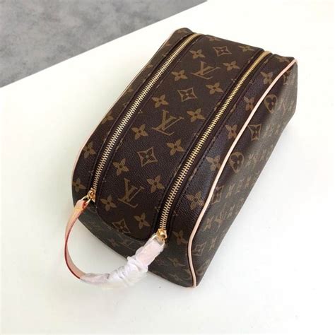 louis vuitton necessaire damen|louis vuitton women.